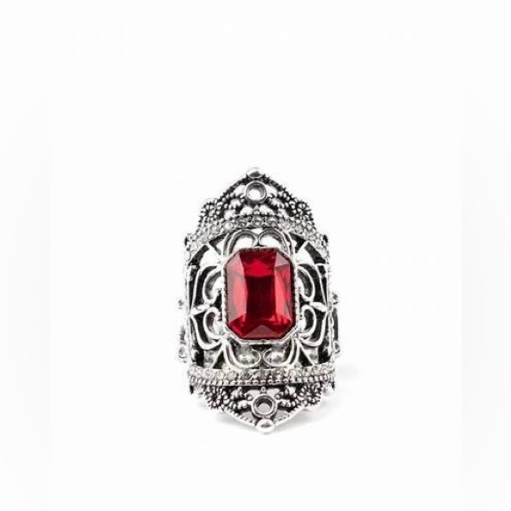❣️Large silver and red rhinestone ring❣️*